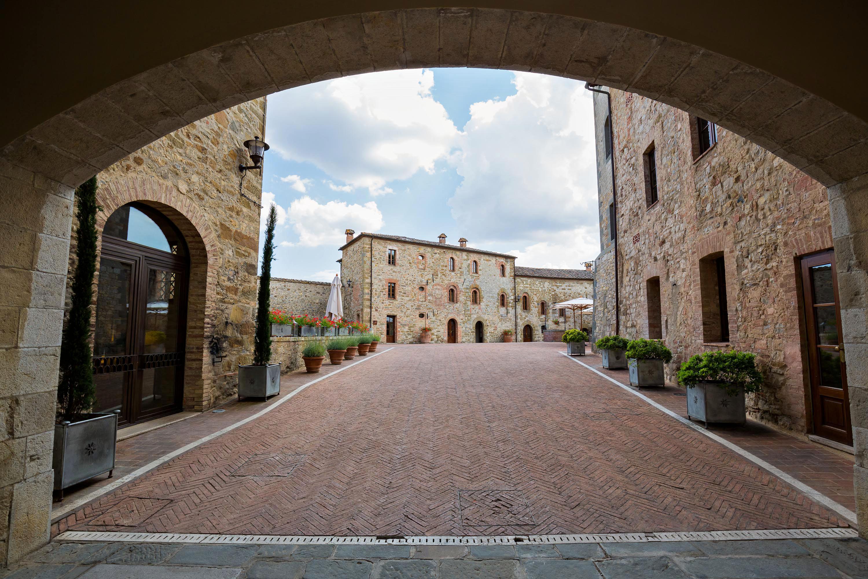 Castel Monastero - The Leading Hotels Of The World Castelnuovo Berardenga Zewnętrze zdjęcie